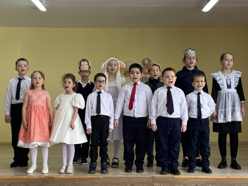 В школе прошел праздник весны