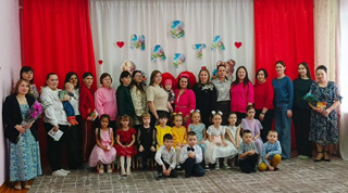 Утренник 8 марта  в группе "Непоседы"