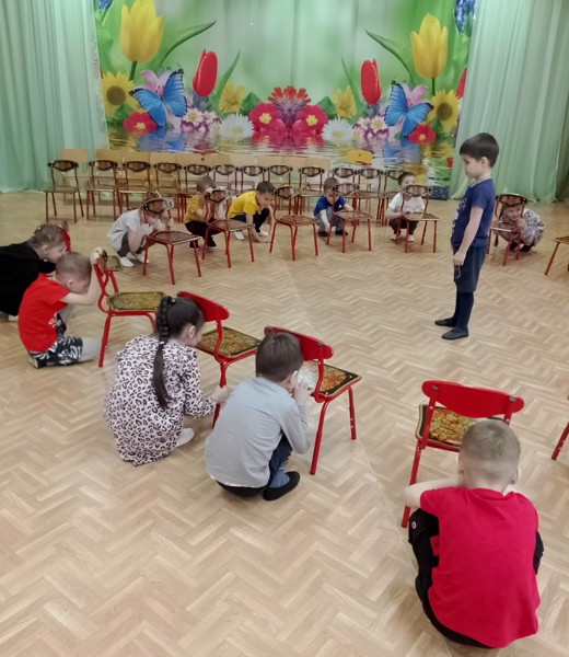 МЫ  ЛЮБИМ  ИГРАТЬ!