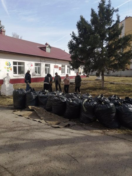 Экологический субботник в Центре творчества