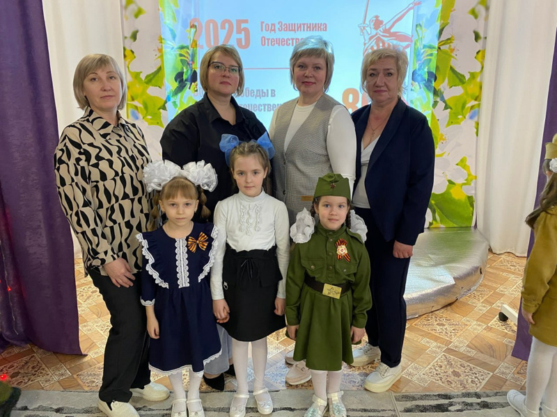 Городской конкурс чтецов "Мы память бережно храним"