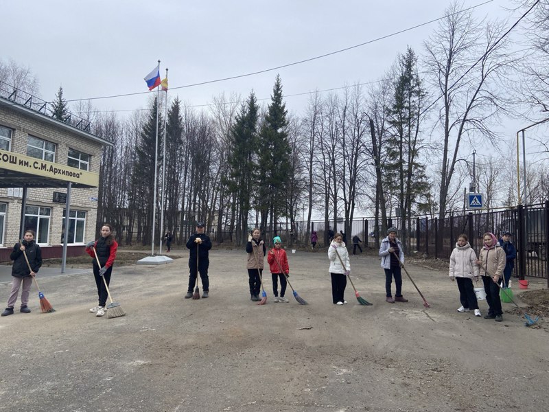 В нашей школе продолжается субботник!