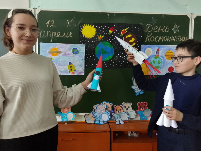 Творческий мастер-класс по созданию космических талисманов.