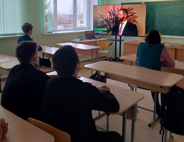 Участие в новом уроке "Квантовые вычисления и материалы будущего"