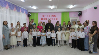 Словно яркая раскраска, в детский сад явилась Пасха!