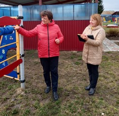 Особое внимание - состоянию прогулочных площадок и прилегающей территории