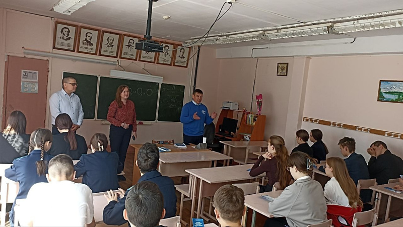 В рамках профориентационной работы прошла встреча учащихся 10 и 11 классов с преподавателями Чувашского государственного университета
