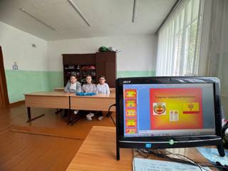День государственных символов Республики.