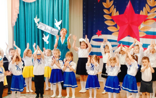 Праздничный утренник посвящённый Дню Победы
