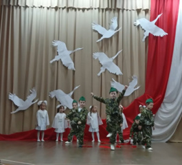 группа "Радуга", активные участники праздничного концерта "Письма, опалённые войной",