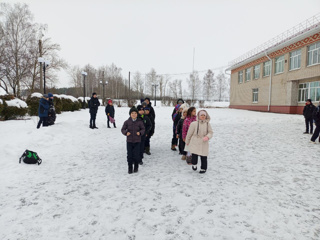 Закрытие школьного зимнего лагеря "Снеговичок"