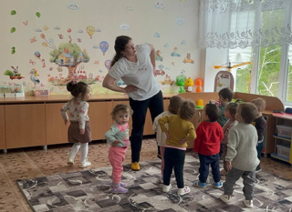 Малыши любят зарядку