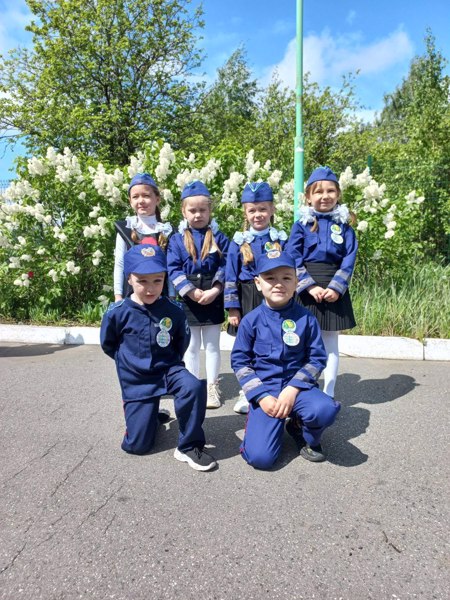 Конкурс по ПДД "Зелёный огонёк"