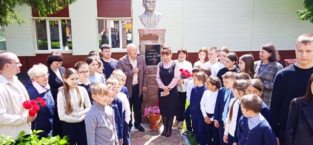 Прошли памятные уроки, посвященные 110-летию со дня рождения народного писателя  Н. Ф. Ильбекова.