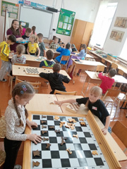 v9dkxtcnn84.jpg