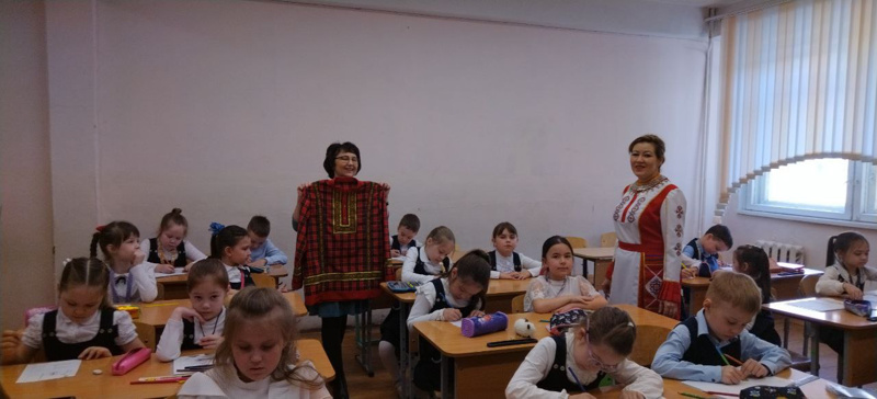 В рамках Недели чувашского языка и литературы состоялась встреча обучающихся нашей школы с народным мастером Людмилой Балтаевой