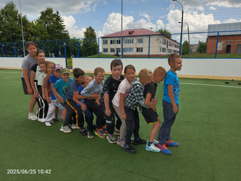 В пришкольном лагере прошел День спорта и ЗОЖ