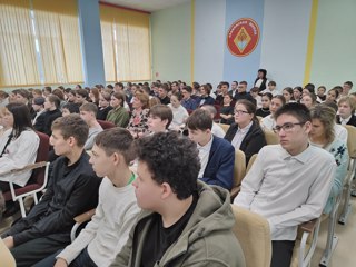 В актовом зале прошла профилактическая акция с участием представителей полиции и Банка.