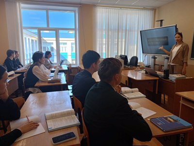 Урок Цифры «ИИ-агенты» в 10-11 классах