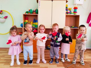 Мастер - класс по аппликации "Открытка ко Дню дошкольного работника"