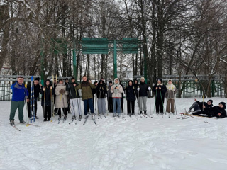 В нашем техникуме активно проходят занятия физической культуры на лыжных трассах!