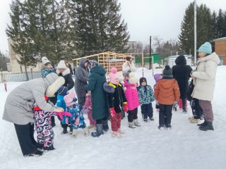 Тренировочная эвакуация детей и работников школы на случай возникновения пожара и чрезвычайных ситуаций