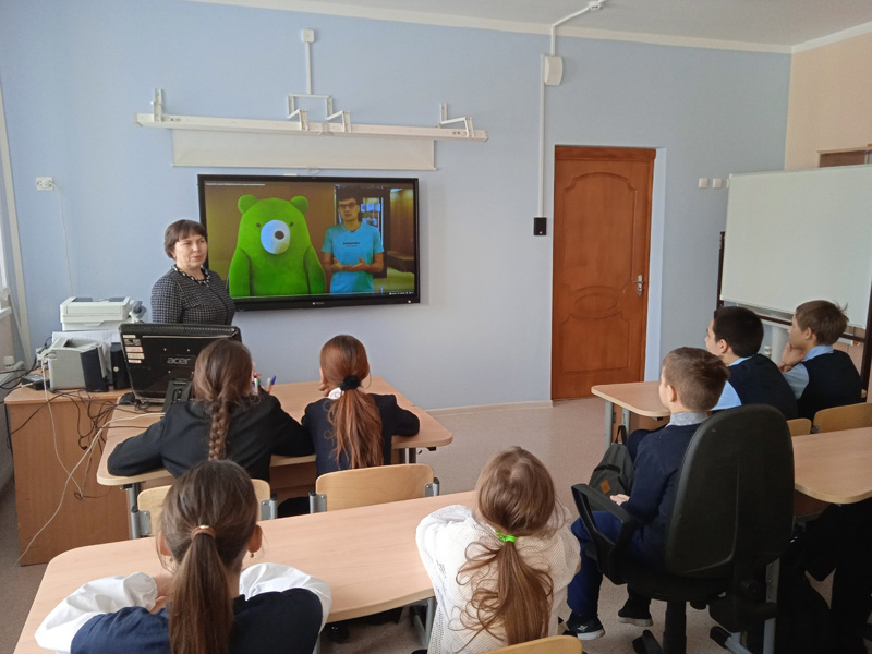 Будущее технологий: Уроки кибербезопасности и искусственного интеллекта для школьников
