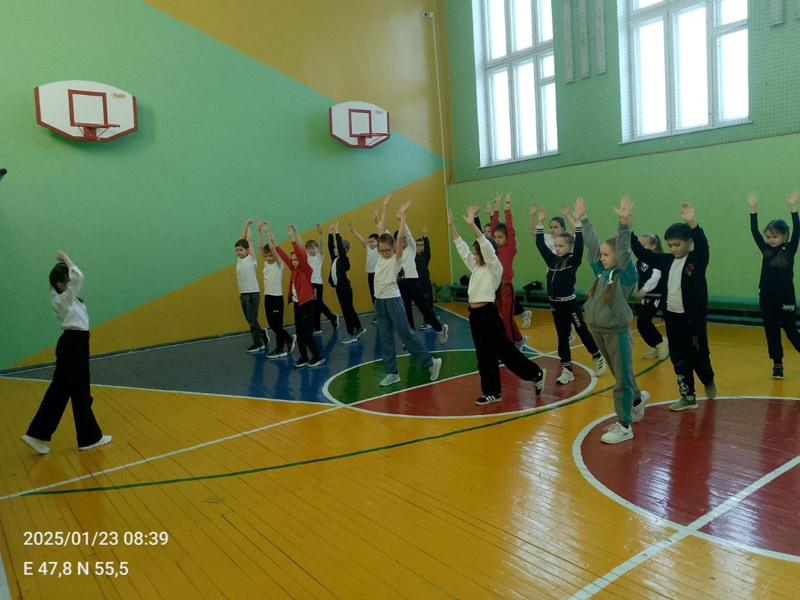 👯‍♂💢В рамках республиканского проекта "Зарядка со звездой"