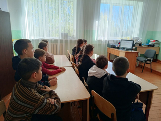 Онлайн-урок «Как менялись платежи: натурального обмена до оплаты улыбкой?»