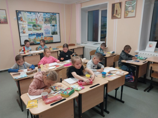 Сегодня в нашей дошкольной группе прошло замечательное занятие по рисованию!