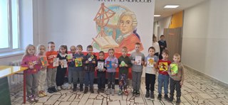 В преддверии замечательного праздник, Дня Учителя, воспитанники МБДОУ "Детского сада N14"Солнышко"  подготовили трогательные открытки и яркие рисунки