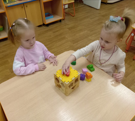 Игра в логические кубики