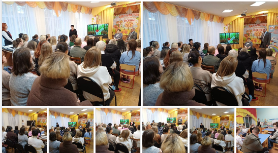 В детском саду во всех возрастных группах проходят традиционные родительские собрания. Им предшествовало общее родительское собрание.  С полезной информацией для родителей выступили: заведующий ДОУ Алексеева Е.В., директор СОШ №10 Захаров Н.М., завуч по начальному образованию Юманова Л.В., учитель-логопед Сидорова З. И. и педагоги детского сада.  Родительские собрания в детском саду являются важной частью образовательного процесса и общения между педагогами и родителями. Они дают возможность родителям ознакомиться с работой и достижениями детского сада, получить информацию о планах и целях на будущее, а также задать вопросы и высказать свои предложения.
