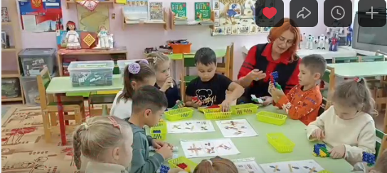 Игры с конструкторами улучшают внимание, логическое мышление, память и речь ребенка. Кроме этого, они помогают подготовить детей к школе и развить коммуникативные навыки.👍  В рамках работы по инновационной площадке "ТехноМир: развитие без границ" в подготовительной группе проходят тематические занятия.