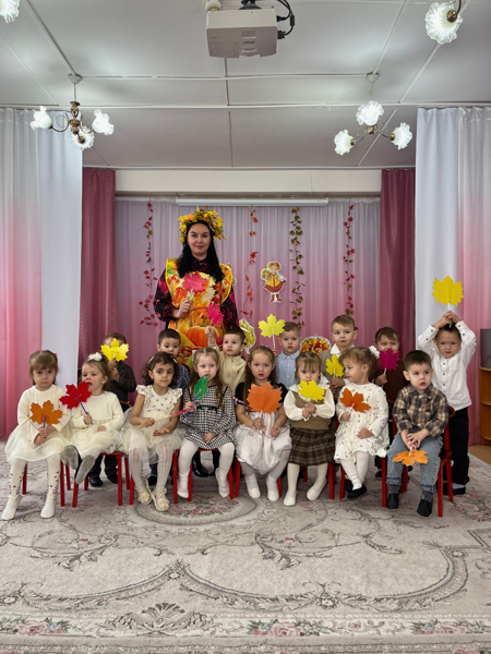 Осенний утренник в младшей группе