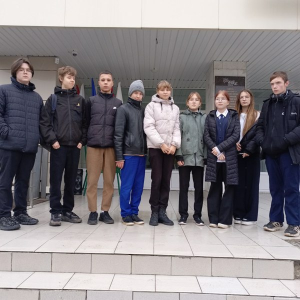 В МБОУ "Шумерлинская СОШ" продолжается знакомство с искусством в рамках проекта "Культурная среда"!