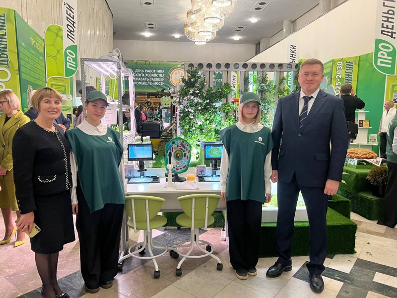 Будущее АПК — умные парники, микрозелень и современные приборы 🌱🔬
