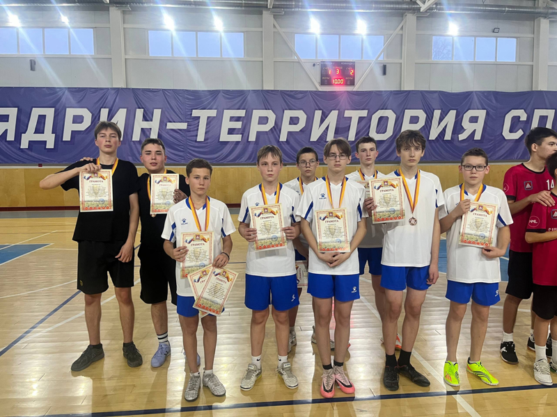 Команда гимназии на третьем месте в соревнованиях по мини-футболу