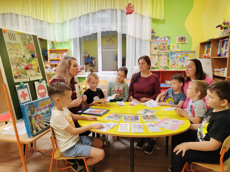 Познавательный час для родителей и детей "Ребенок на дороге"