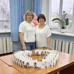 С любовью к матерям: открытки поддержки от педагогов дома творчества