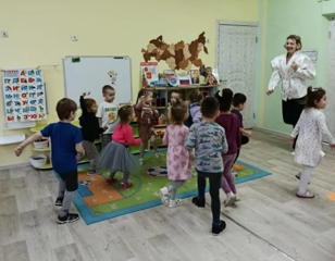 Классная встреча с мамой в группе "Звездочки"