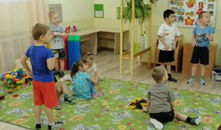 В группе "Звуковка" продолжается реализация программы "Фольклорные игры в детском саду".