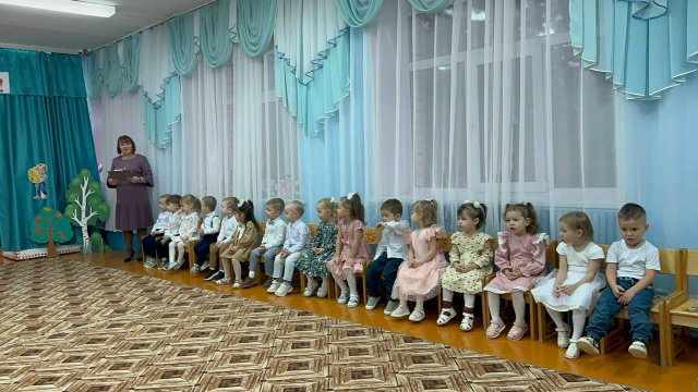 Утренник посвященный Дню матери в группе Цветочки
