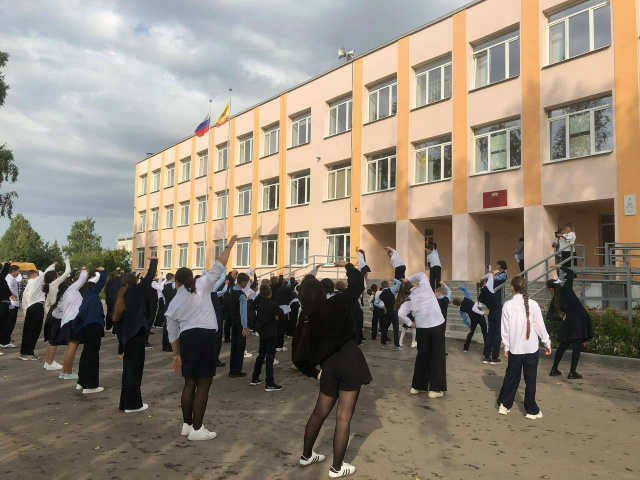 Утреннюю зарядку для всех провели волонтёры команды ️"Добрые сердца"