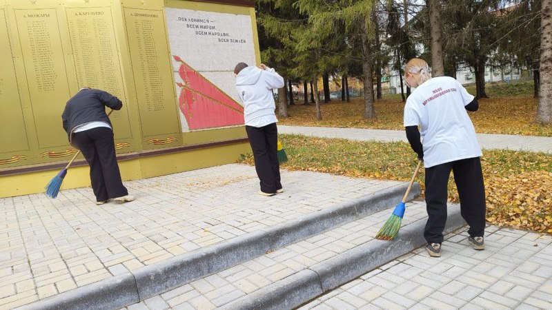 Благоустройство проведено в рамках молодежной ,патриотической акции Козловского муниципального округа " Спасибо за Мужество и Служении" .