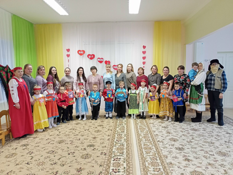 Задушевные посиделки: день матери в народной атмосфере