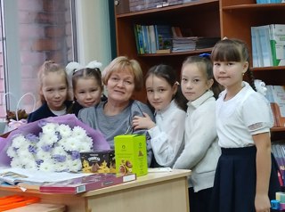 Роль классного руководителя в становлении классного коллектива (учитель начальных классов Иванова Валентина Васильевна)