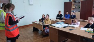 Игра- викторина "Дорожные знаки" в рамках Недели безопасности "Внимание, дорога"