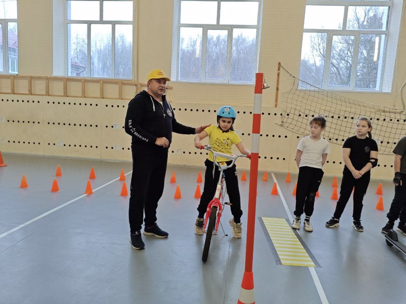 Уроки безопасности с  центром «Авангард»