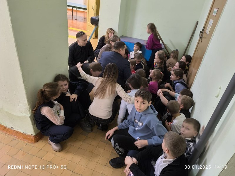 Учения по безопасности: обучающиеся и педагоги отработали действия при обнаружении беспилотных летательных аппаратов